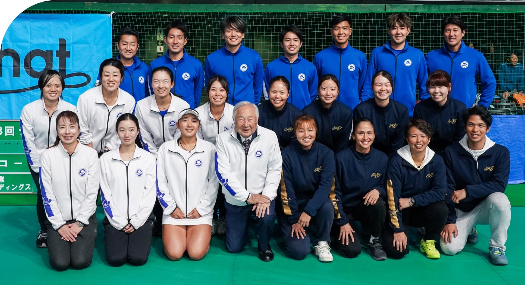 Group photo of the Hashimoto Sogyo Holdings tennis team